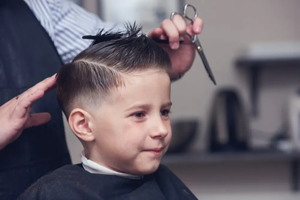 Coiffures créatives pour filles et garçons